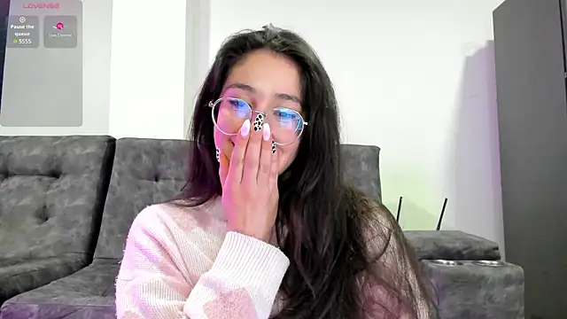 emmadiaz1 - Emmadiaz1's free webcam