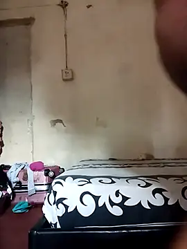 PetiteSquirtQueen webcam