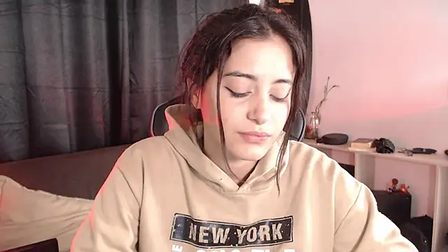 lizzy-c-e-e - Lizzy-c-e-e's free webcam