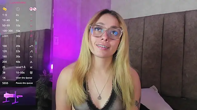 lanamills_ - LanaMills_'s free webcam