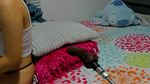 Elizabeth_18_ webcam