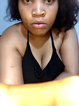 BeverlyQueen14 webcam