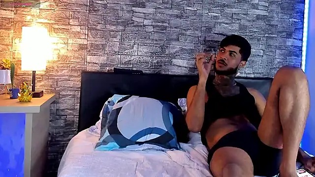 foxbigmaster - FoxBigmaster's free webcam - UK Sex Cams