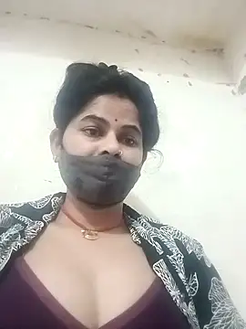 julee-740 - JULEE-740's free webcam