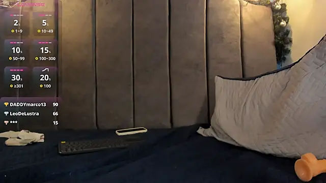 Oscar_fox_ Live Webcam on Stripchat