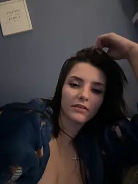 Webcam Model (Naughty_CrystalXX)  is live.Free join now!