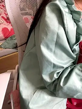 mina048 - Mina048's free webcam