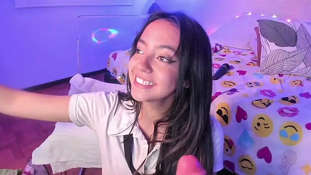 laraa_rouss_ - Laraa_Rouss_'s free webcam