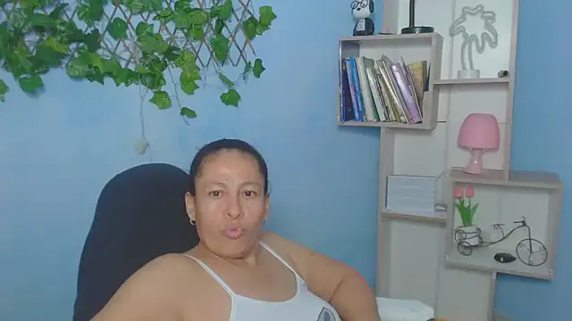 mature_martina - Mature_martina's free webcam