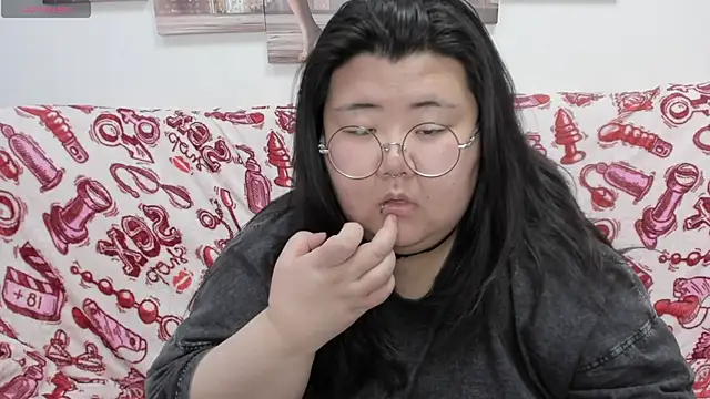 nadine_asian - Nadine_asian's free webcam