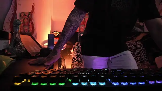 Dominatofstupid webcam