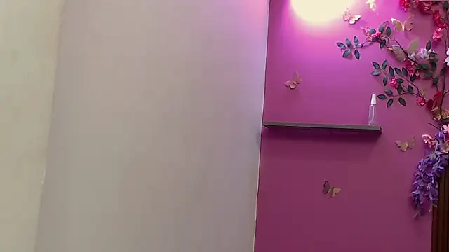 skinnybarbie022 - Skinnybarbie022's free webcam