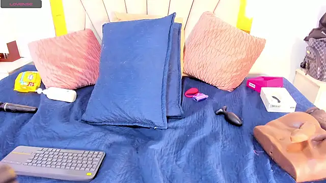 vahiolet_fuentes - Vahiolet_fuentes's free webcam