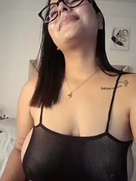 scarlet-noir25 - Scarlet-Noir25's free webcam