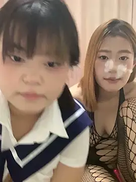 ayangyang-baby (F teen) - 目标完成，大厅裸体播5分钟