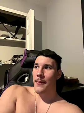 Shaded24 Live Webcam on Stripchat