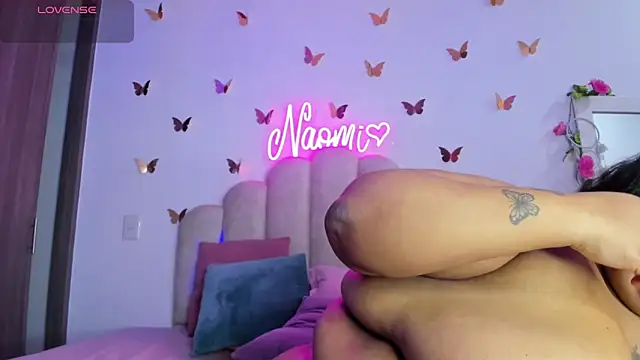 NaomiAsha webcam