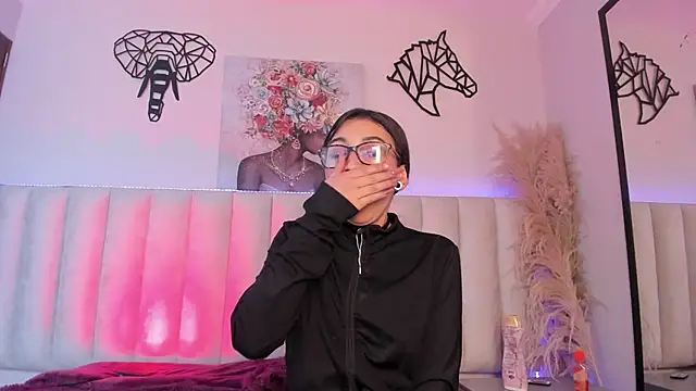 Isabella_Crofts webcam