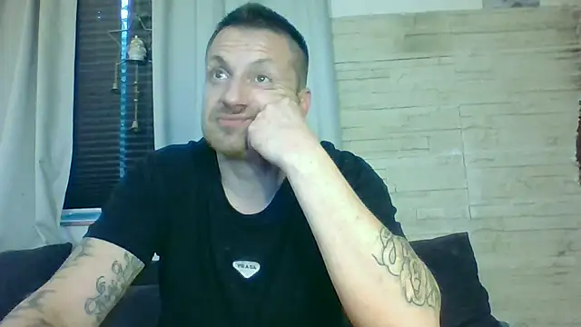 DevilsAngel13 webcam