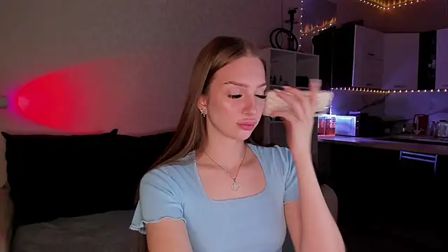 alicelababy_ - AliceLababy_'s free webcam