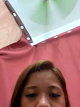 yoursexyladyLory19 webcam