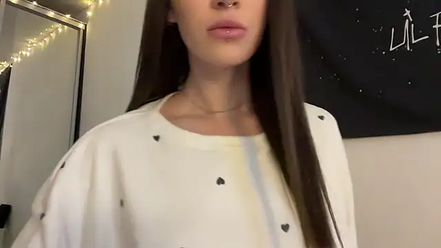 ur_molly - Ur_molly's free webcam