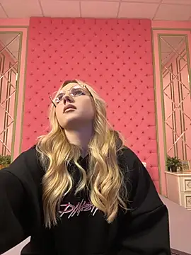 sky_cutie - Sky_Cutie's free webcam