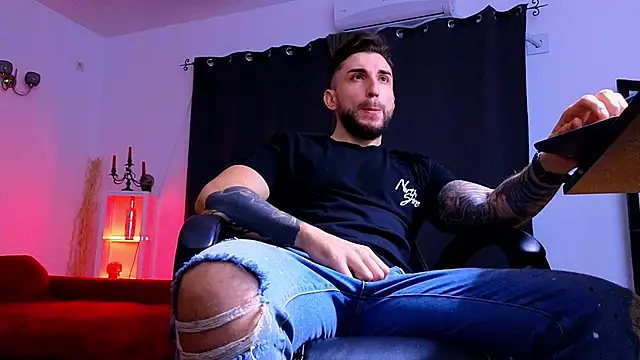 MightyAaron66 webcam