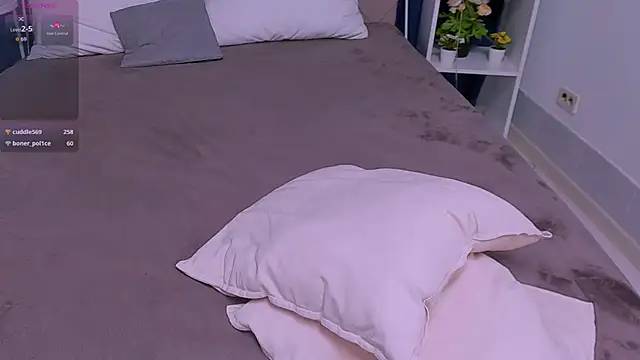 janie_jj_curvie - Janie_JJ_Curvie's free webcam