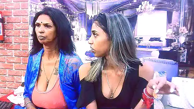 IndianSexySlender webcam