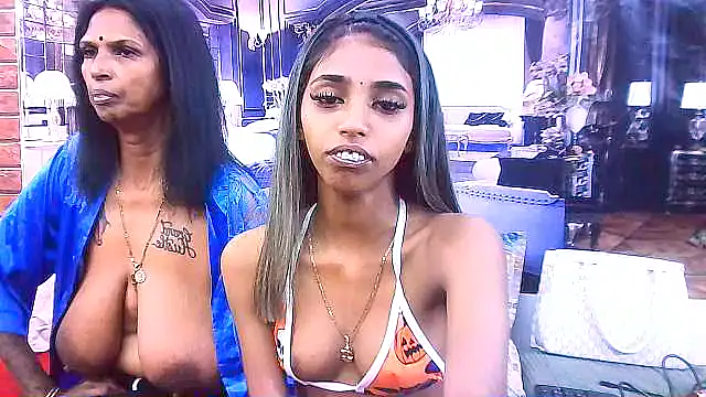 IndianSexySlender webcam