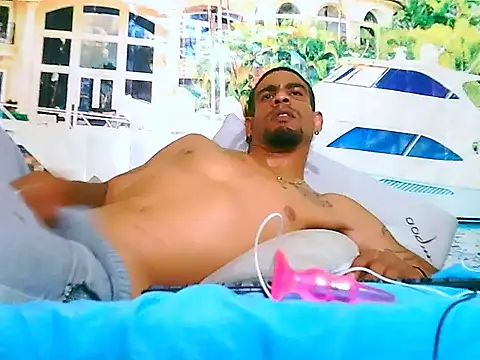 IndianMuscle69 webcam