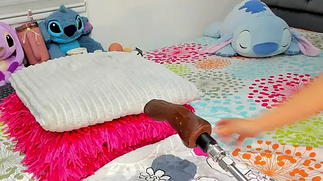 Elizabeth_18_ webcam