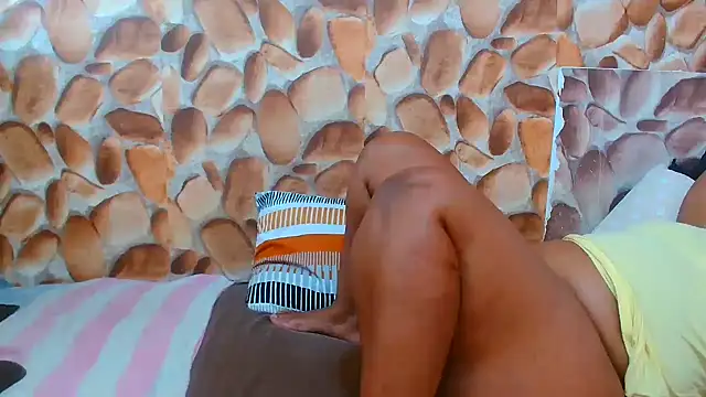 AfricanBigAssxx98 webcam