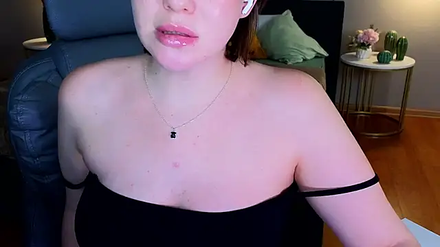 katy__moonj webcam