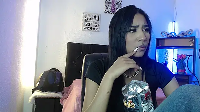 lyam_ebony_ - Lyam_ebony_'s free webcam