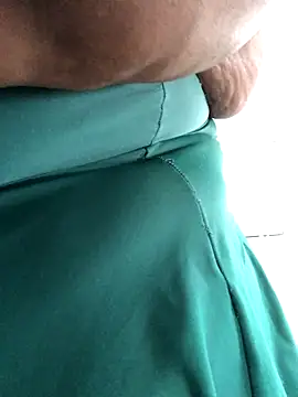 Webcam Model (bustytitsxxx)  is live.Free join now!