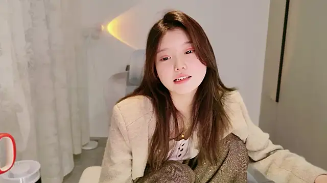 yang-yang-yang - Yang-yang-yang's free webcam