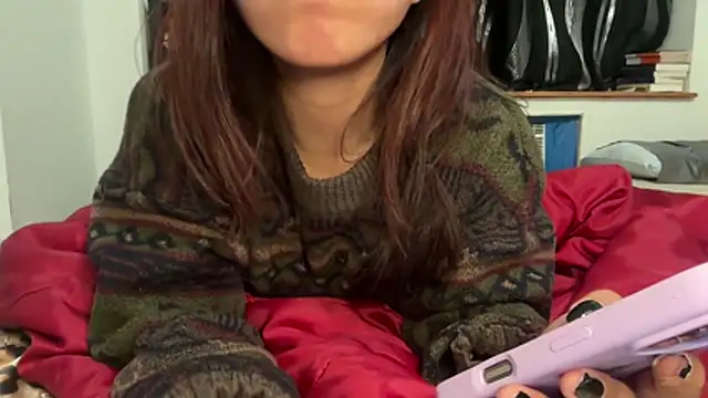 tinydaisy21 - Tinydaisy21's free webcam