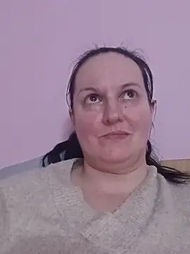 BustyLadyAlma webcam