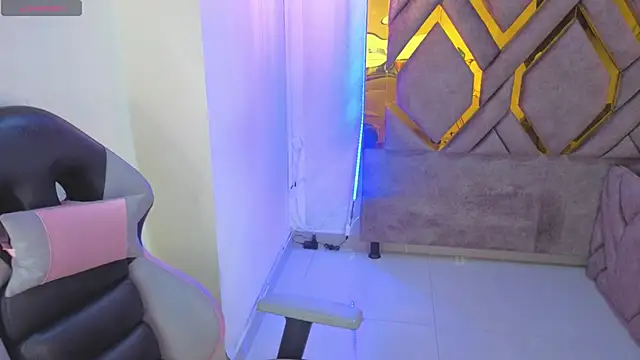 addyy_02 - Addyy_02's free webcam