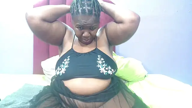 NaughtyChubbyZoe webcam