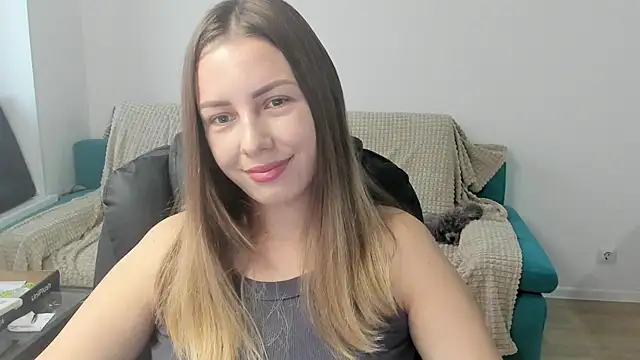 Mia_shy1 webcam
