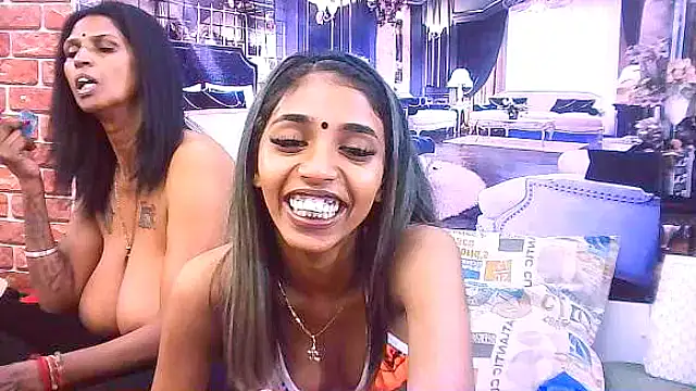 IndianSexySlender webcam