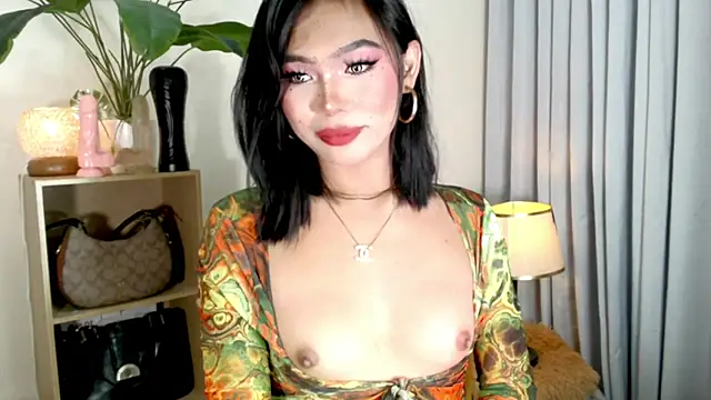 ObsessedmiyaX_moore webcam