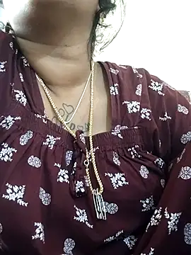 sweetqueen143 webcam