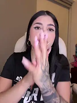 Webcam Model (misslollipop04) is live