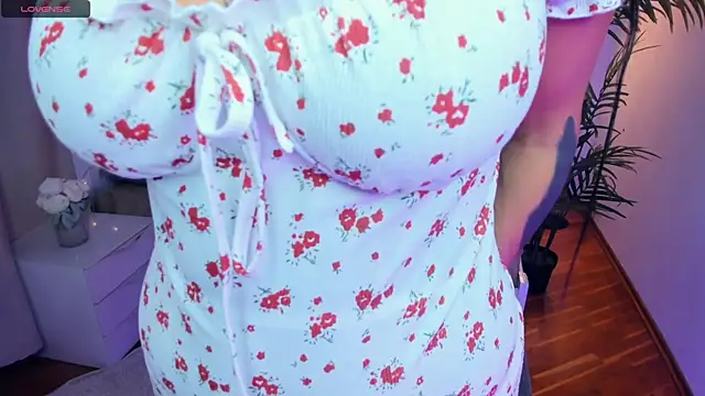 CharimgSabrina webcam