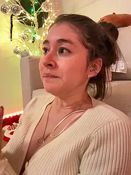 Webcam Model (Sharon_07) is live