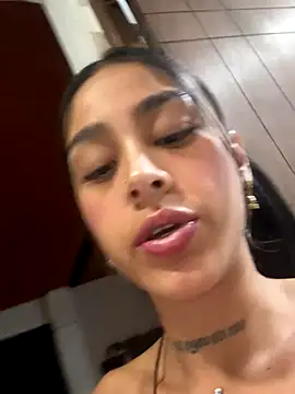 paisitahot1975 webcam